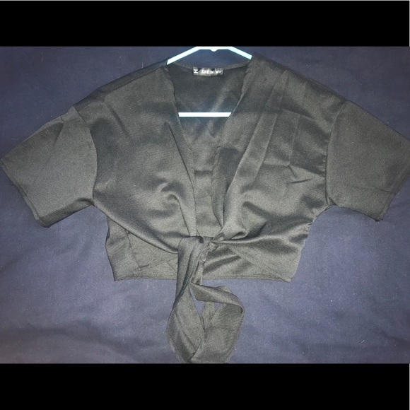 Shein black tie crop top - Picture 2 of 3